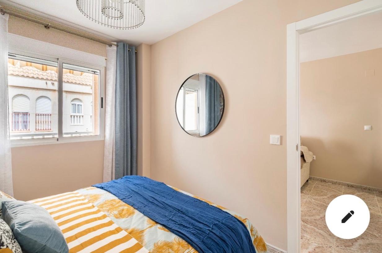 Апартаменты В 4 Мин От Пляжа Torrevieja Exterior photo